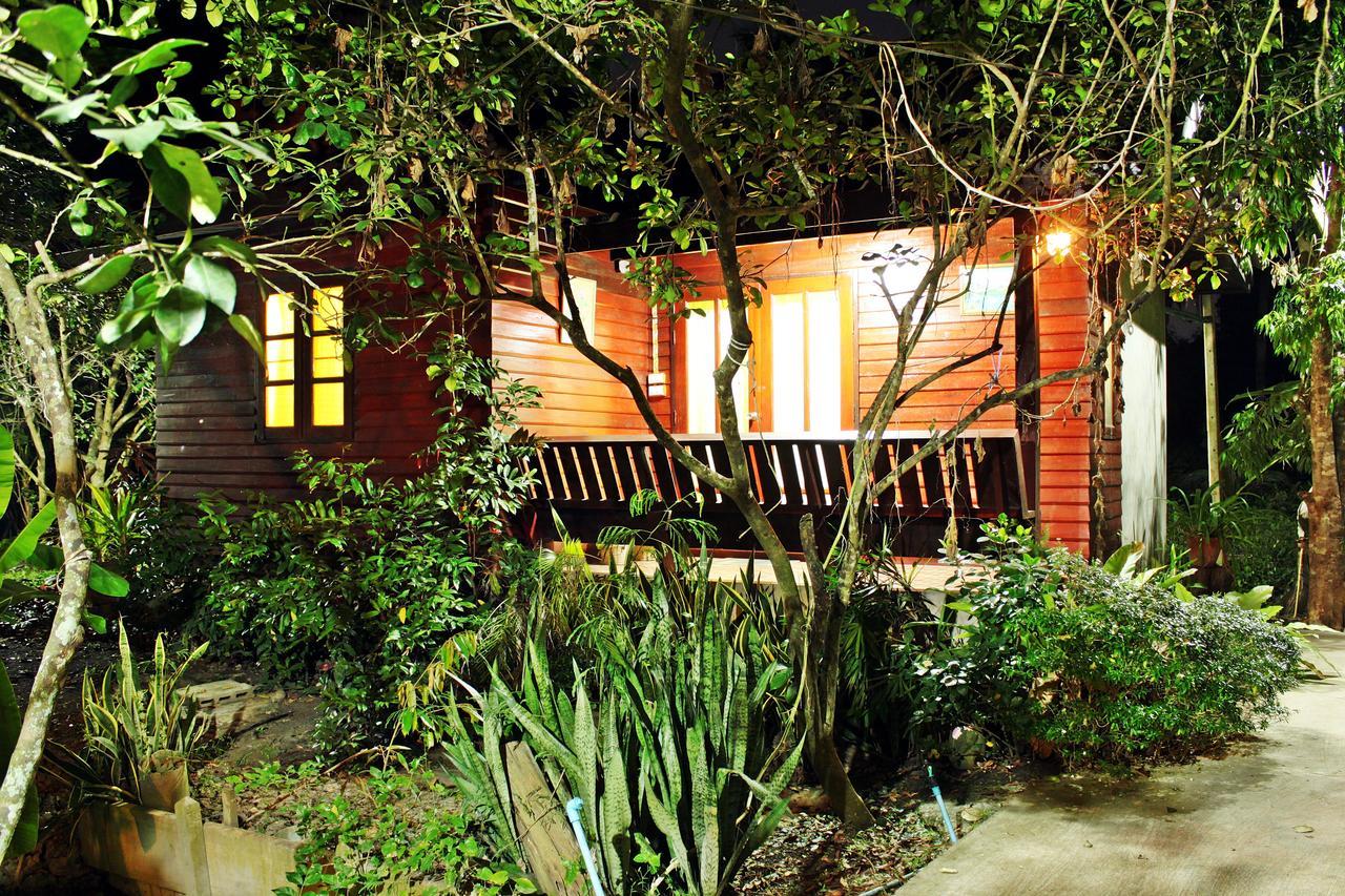 Baansuan Lychee Maeklong Resort Ampawa 安帕瓦 外观 照片