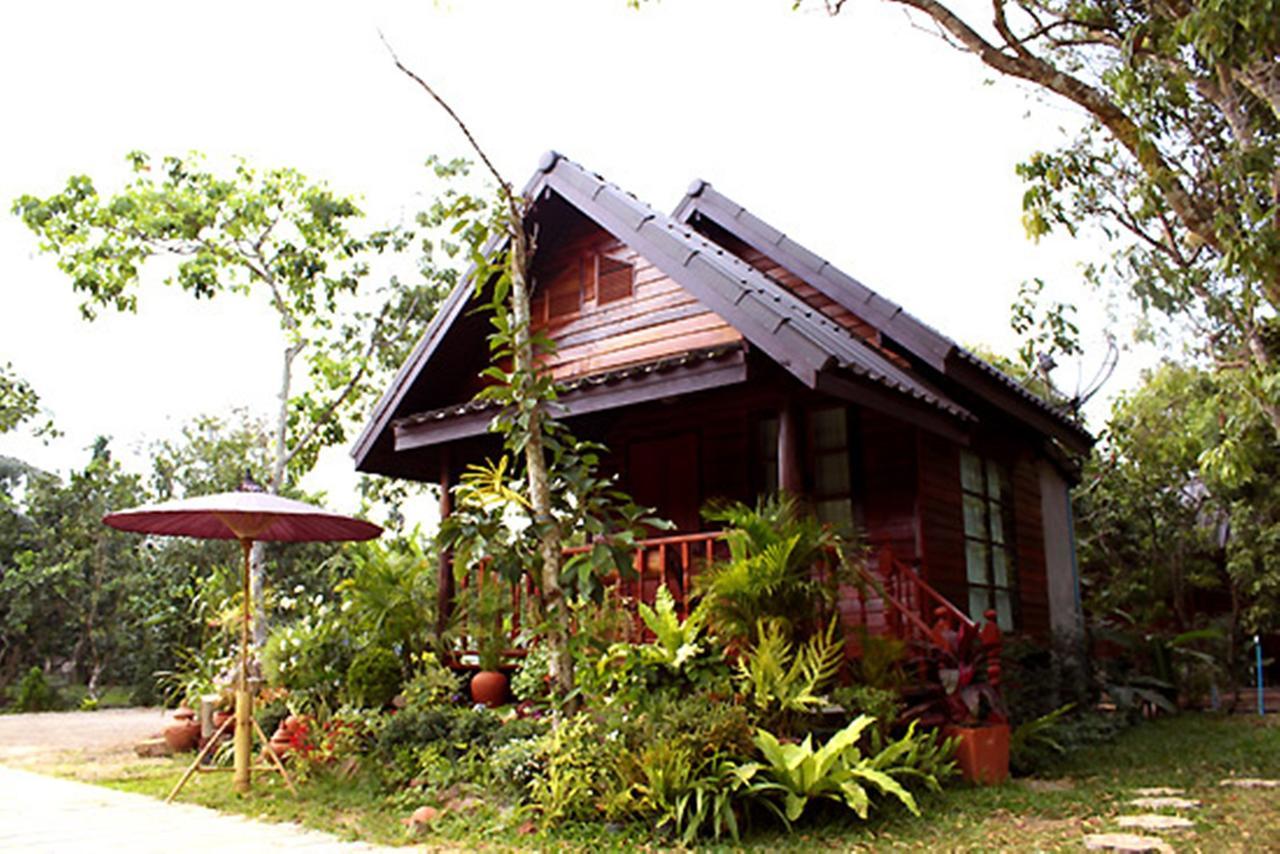 Baansuan Lychee Maeklong Resort Ampawa 安帕瓦 外观 照片